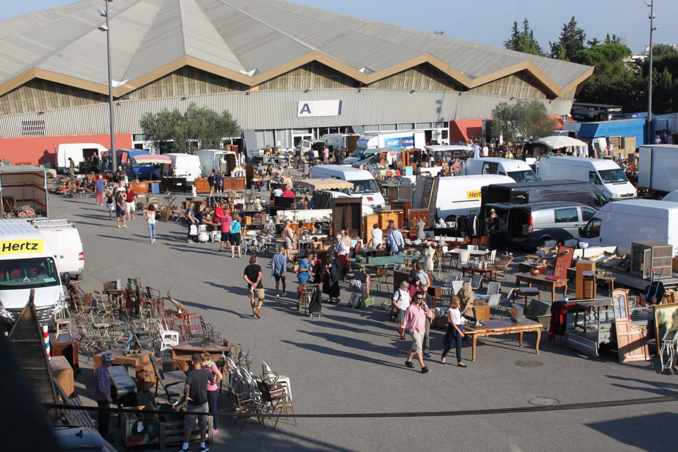 avignon antiquites deballage marchand