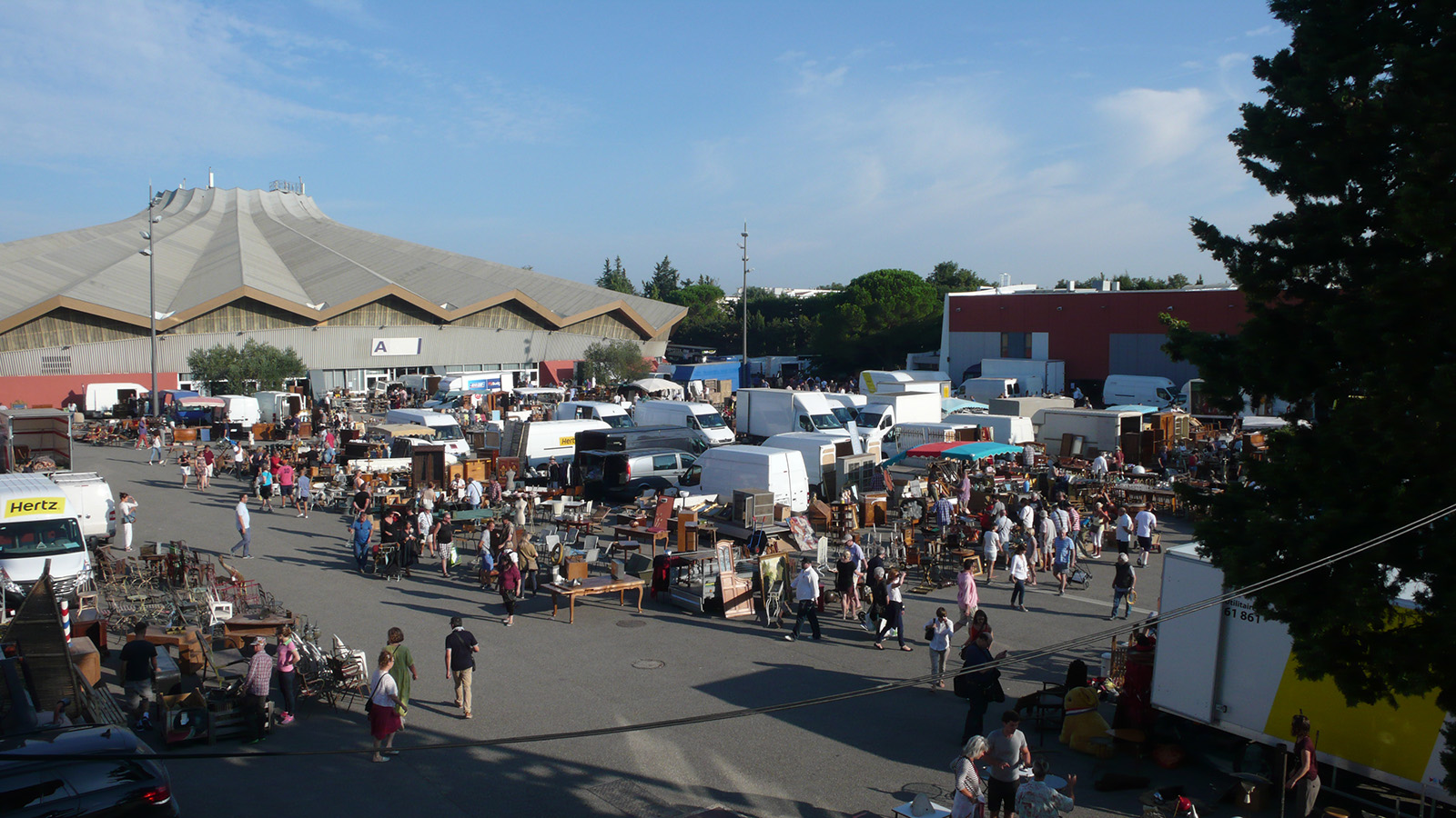 avignon antiquites deballage marchand